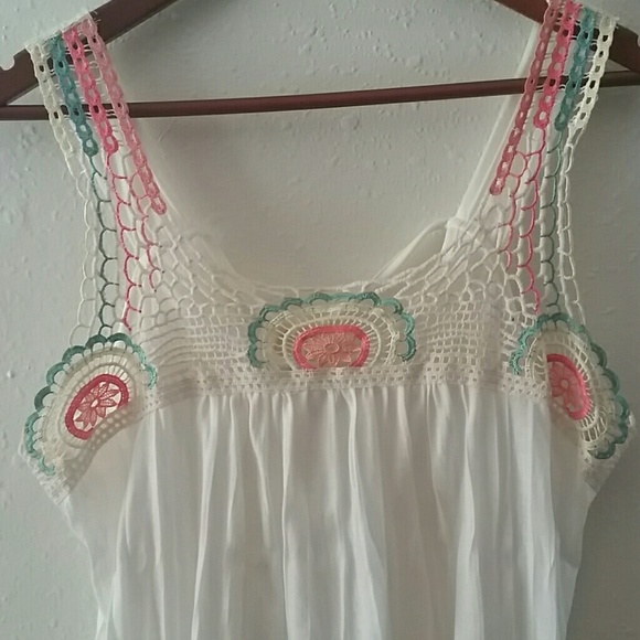 Maurice's tank type top - Picture 2 of 4